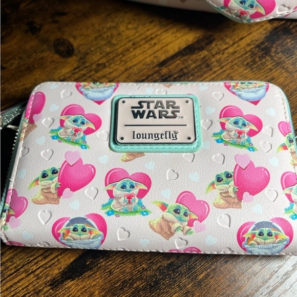 Loungefly Valentines Day Grogru backpack and wallet - Picture 12 of 12